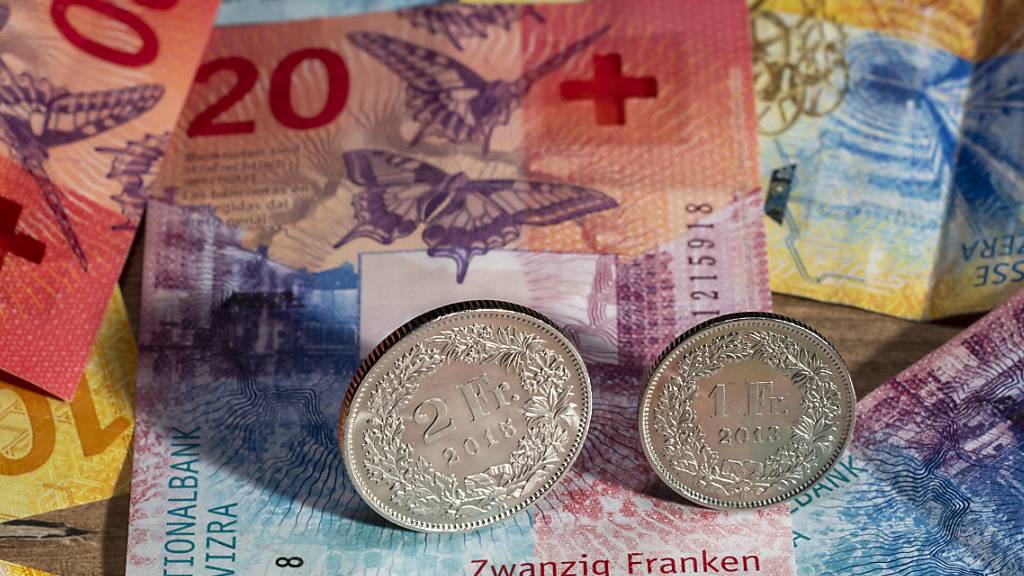 Schweizer Unternehmen halten am Bargeld fest