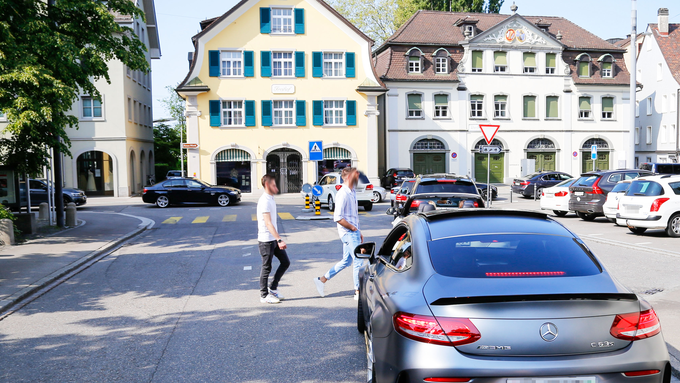 «Selbstjustiz» – in Rorschach werden Poser-Autos mit fauligem Essen beworfen