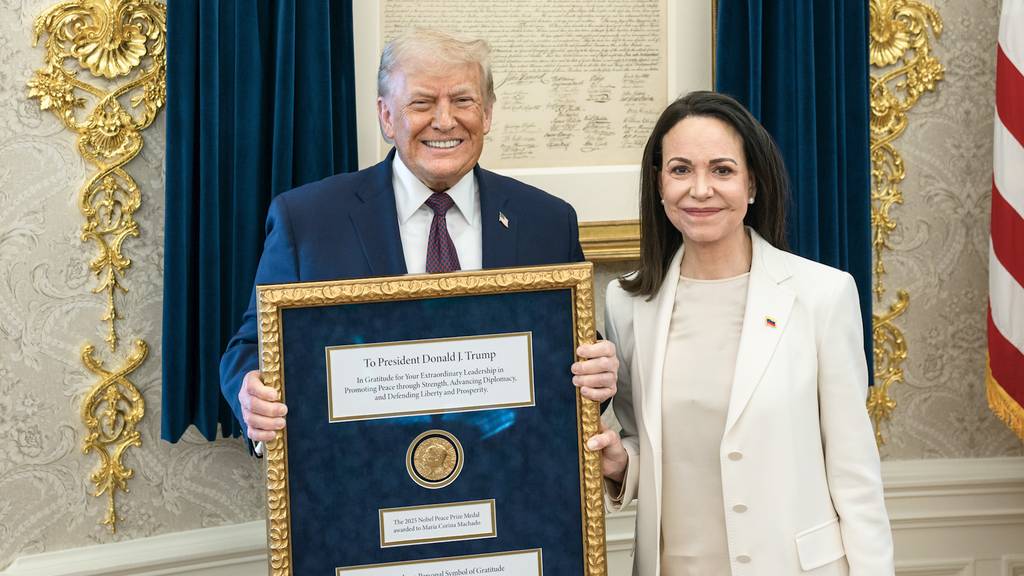 Machado übergibt Trump ihre Friedensnobelpreis-Medaille