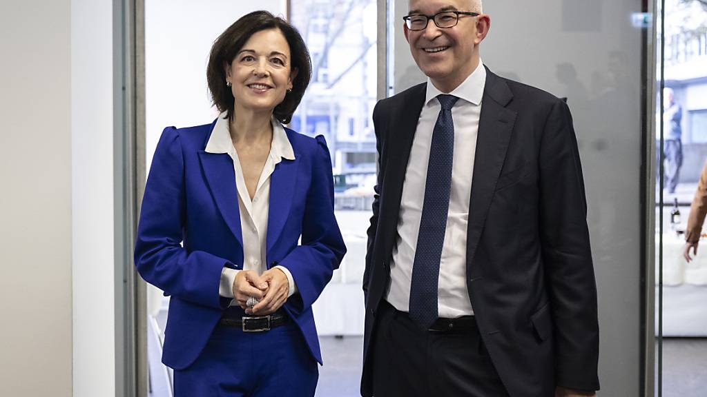 Nach dem Rückzug von FDP-Ständeratskandidatin Regine Sauter (l.) unterstützt die FDP nun offiziell SVP-Kandidat Gregor Rutz. (Archivbild)
