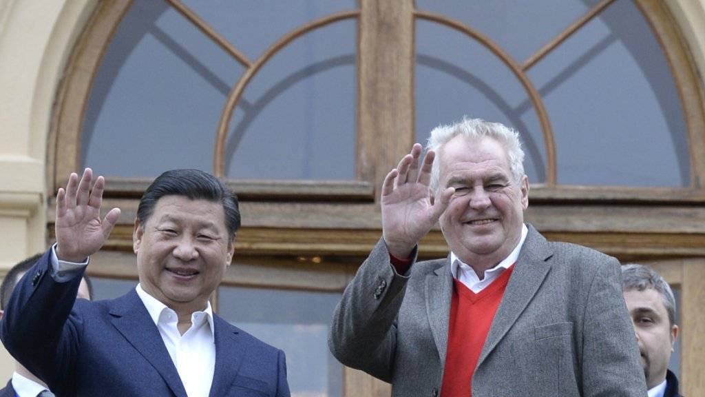 Die Präsidenten Xi Jinping und Milos Zeman. Xi besucht als erstes chinesisches Staatsoberhaupt Tschechien.