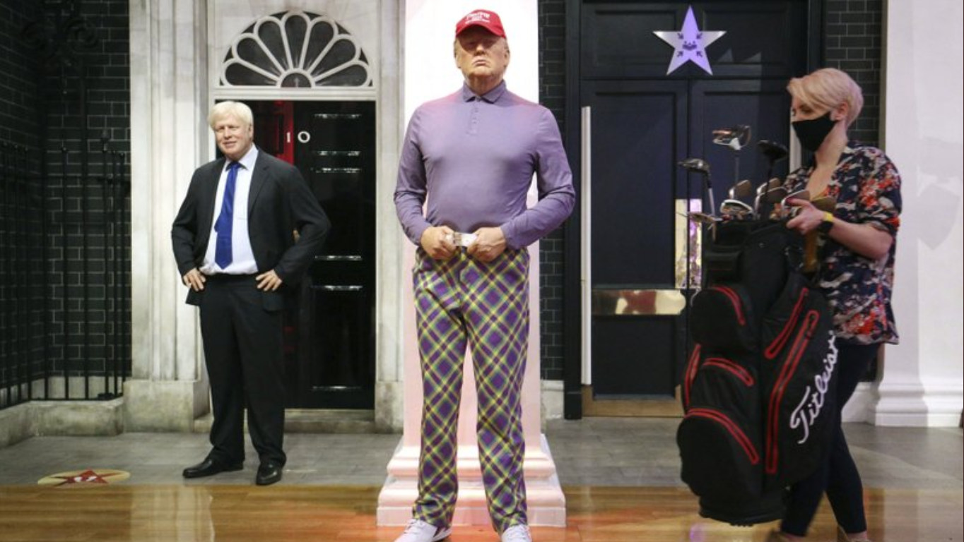 Trump neu in Golfkleider im Wachsfigurenkabinett