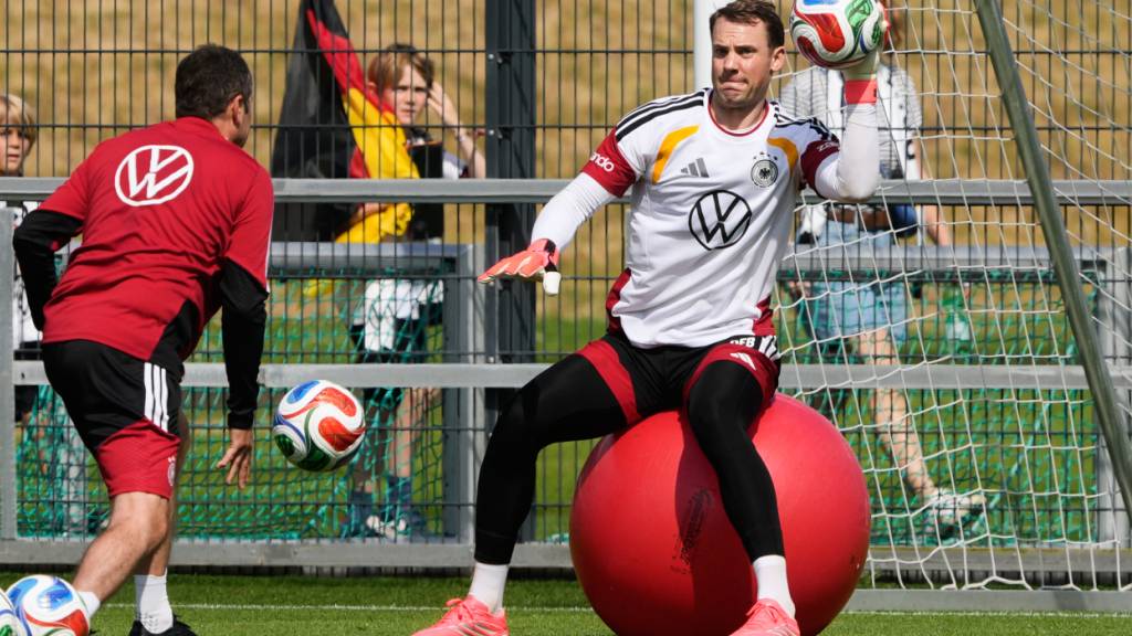 Wieder die Nummer 1: Manuel Neuer geniesst nach seinem Rücktritt vom Rücktritt das Vertrauen von Bundestrainer Julian Nagelsmann