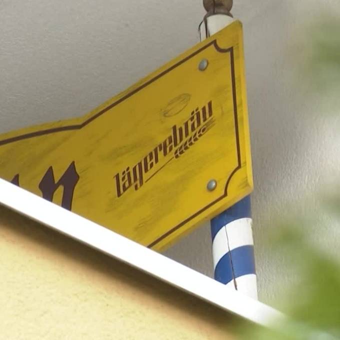 «Entführtes» Lägere-Bräu-Schild auf Balkon entdeckt