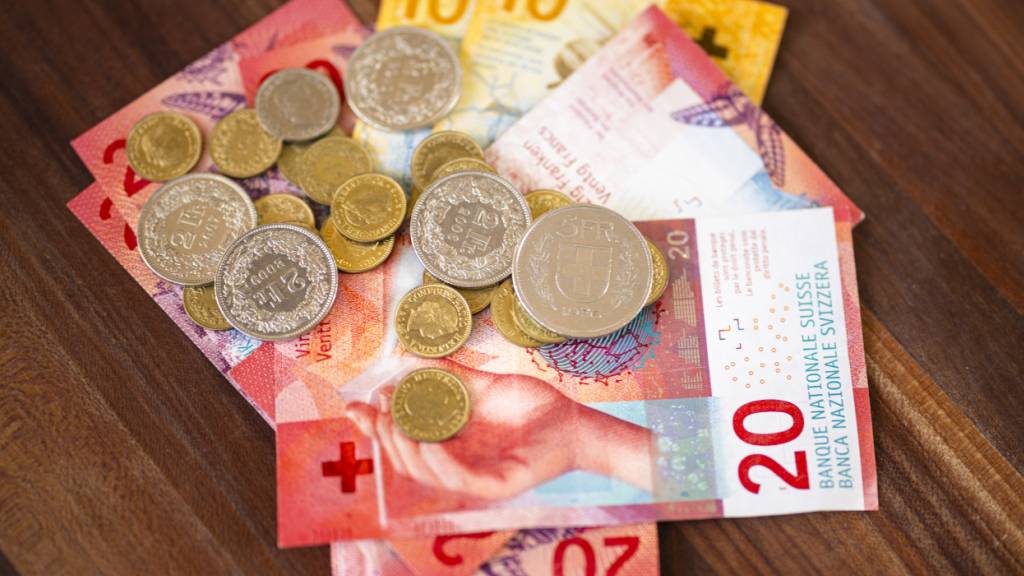 Der Zürcher Stadtrat will Bargeld nicht zur Pflicht erklären. (Symbolbild)
