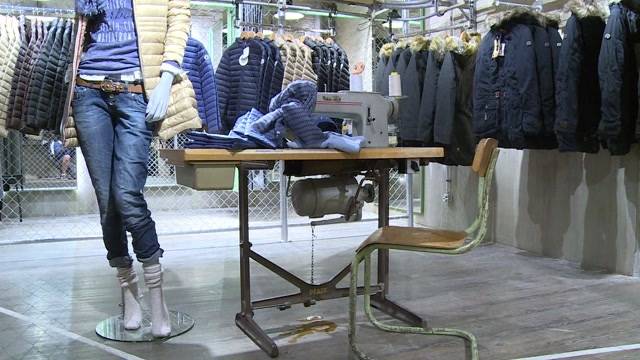 Kleiderladen setzt auf geschlechterspezifische Stores