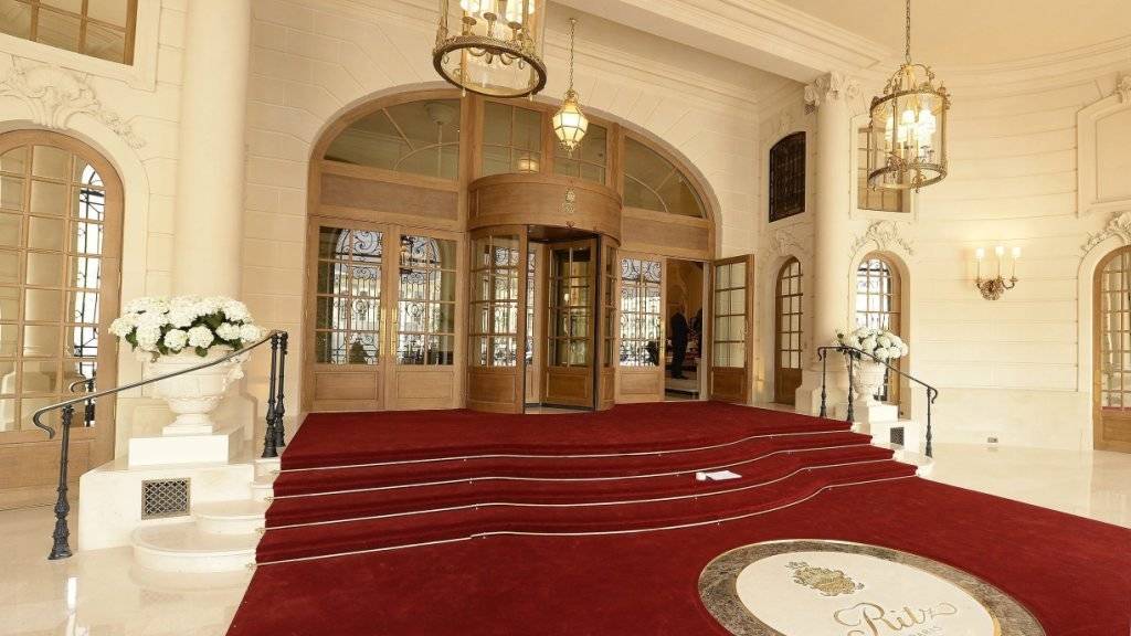 Vier Jahre lang wurde das Ritz in Paris renoviert. Jetzt ist die Nobelherberge wieder offen - zumindest teilweise.