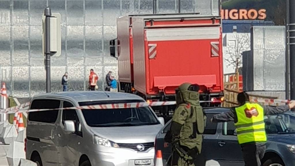 Bombendroher von Mall of Switzerland angeklagt