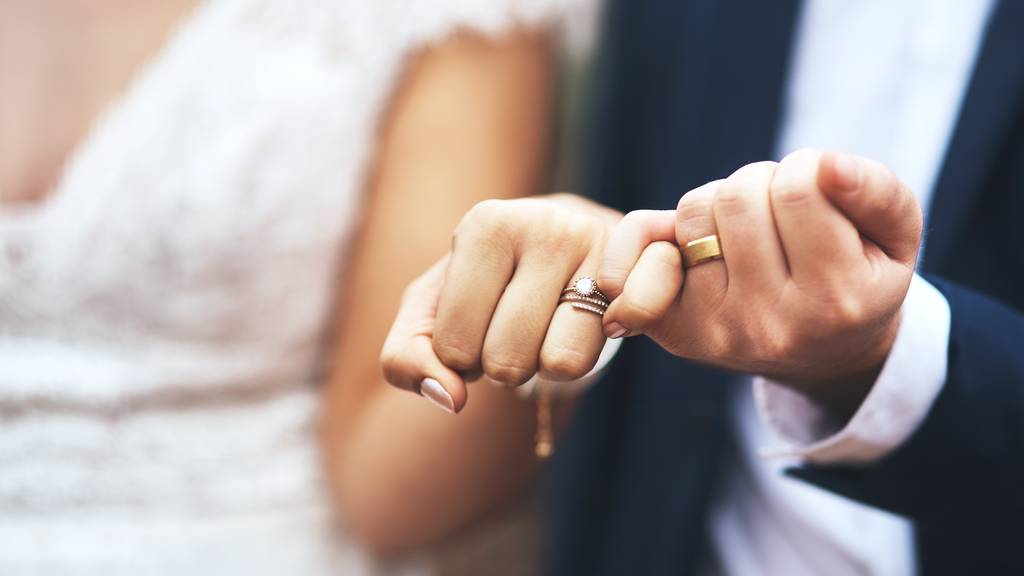 Eine Heiratsstrafe liegt dann vor, wenn Verheiratete steuerlich schlechter gestellt werden als vergleichbare Konkubinatspaare. (Symbolbild)