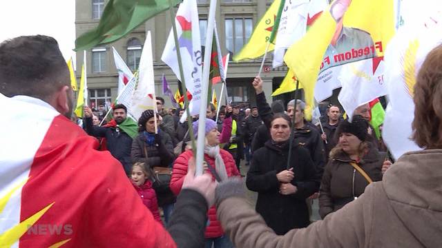 Grossdemonstration gegen türkische Militäroffensive