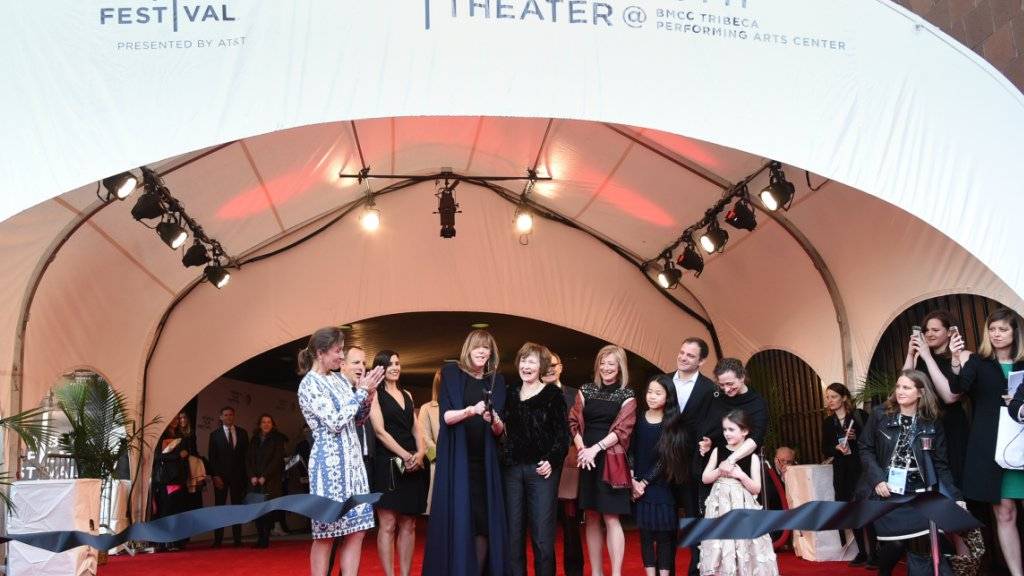 Vor Eröffnung des Tribeca Filmfestivals in New York wird das umbenannte John Zucotti Theater feierlich eröffnet.