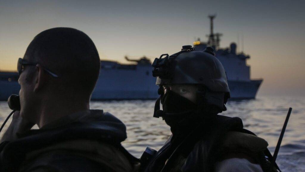 Die zur Internationalen Handelskammer gehörende Meldestelle  begründete den Rückgang von Piraterieangriffen mit verstärkten Kontrollen und Ermittlungserfolgen von Behörden. (Archivbild)