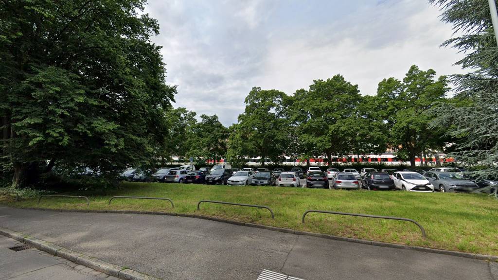 Stadt streicht 250 Parkplätze für mehr Grünfläche am See