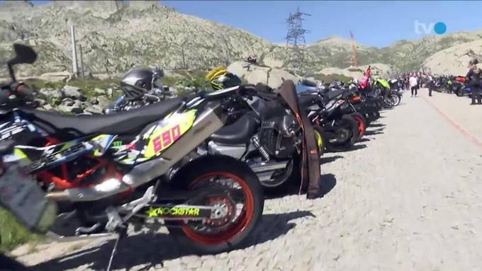 Gegen schärfere Gesetze: Töfffahrerprotest auf Gotthard