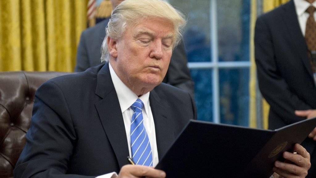 US-Präsident Donald Trump hat erneut ein Dekret unterzeichnet. Diesmal geht es um die Einreise hochqualifizierter Arbeitskräfte. (Archivbild)
