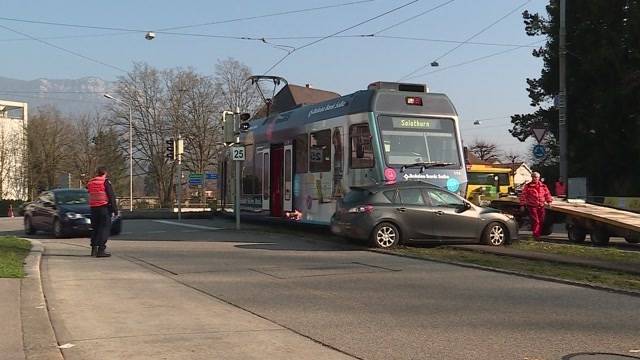 Bipperlisi-Crash im Baseltor-Kreisel