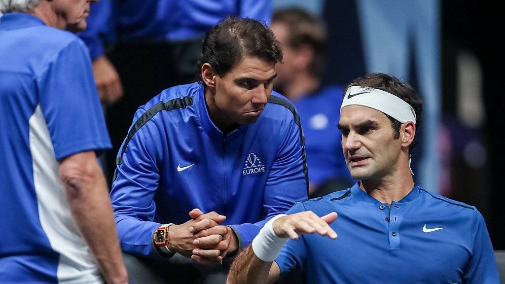 Kein Grund zur Skepsis: Roger Federer berät sich in seinem letzten Spiel gegen Nick Kyrgios mit Teamkollege Rafael Nadal und Coach Björn Borg.