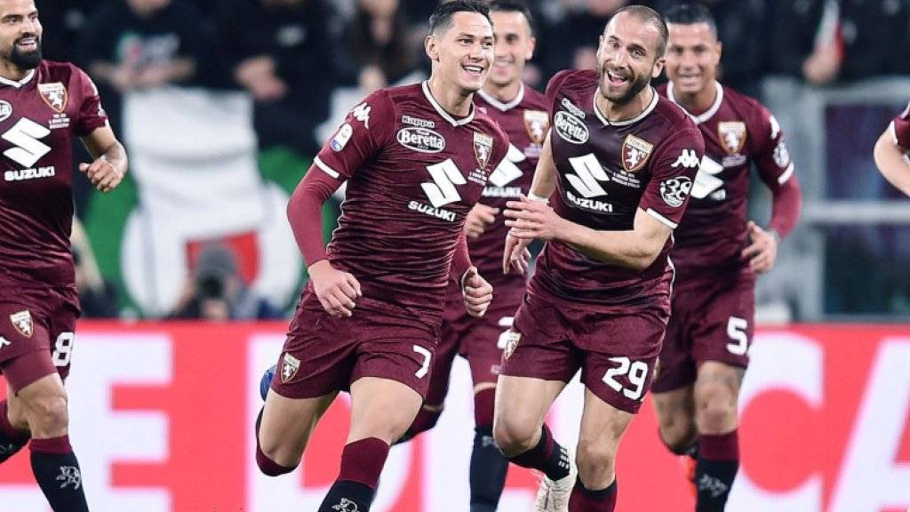 Torschütze Sasa Lukic und seine Mitspieler vom FC Torino bejubeln das frühe 1:0