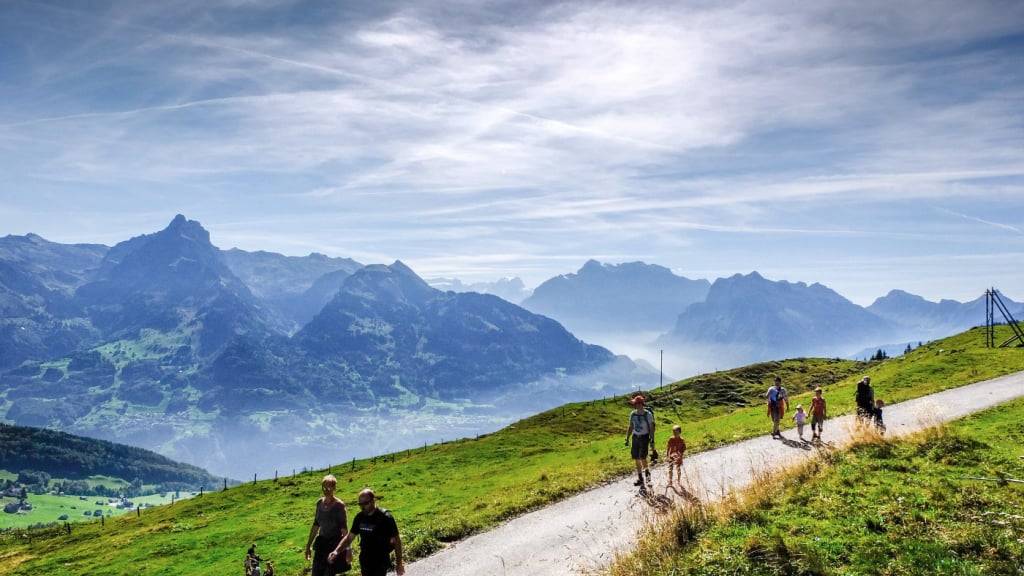 Tourismusgemeinden von Amden verlangen von Feriengästen eine Kurtaxe, die nun von Airbnb automatisch eingezogen wird. (Archivbild)
