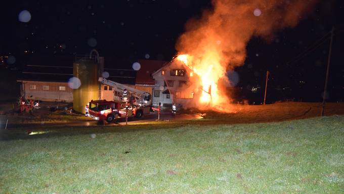 Unbewohntes Bauernhaus brannte lichterloh