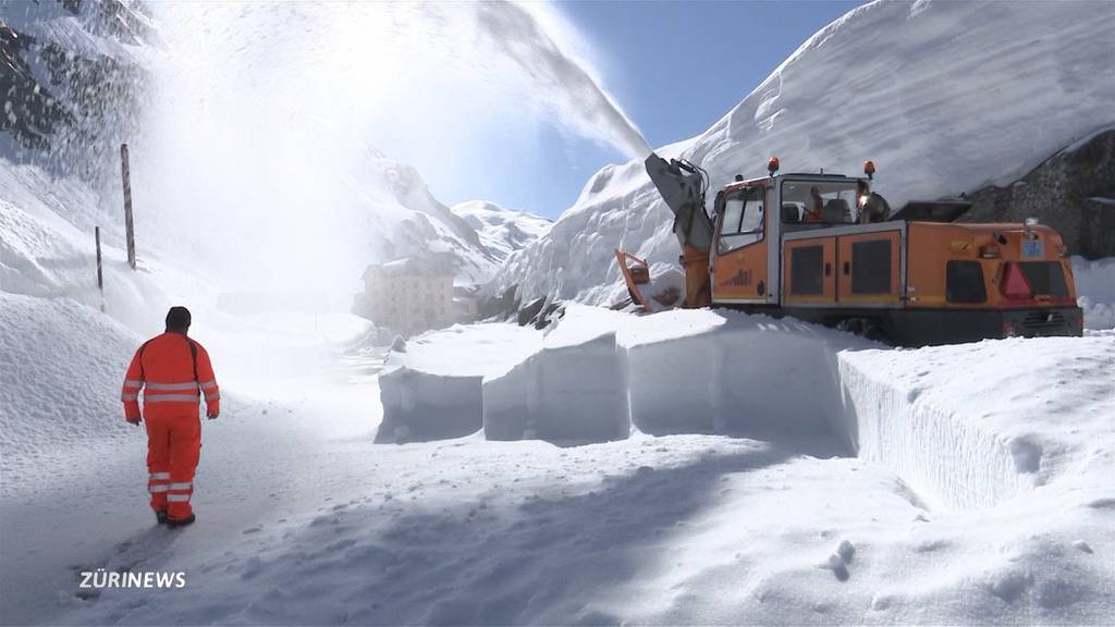 Schneeräumung auf dem Gotthard in vollem Gange