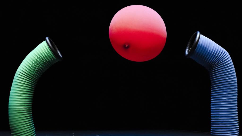 Nach 55 Jahren Bühnenschaffen will sich die Theatergruppe Mummenschanz auf einer letzten Tournee verabschieden. (Archivbild)