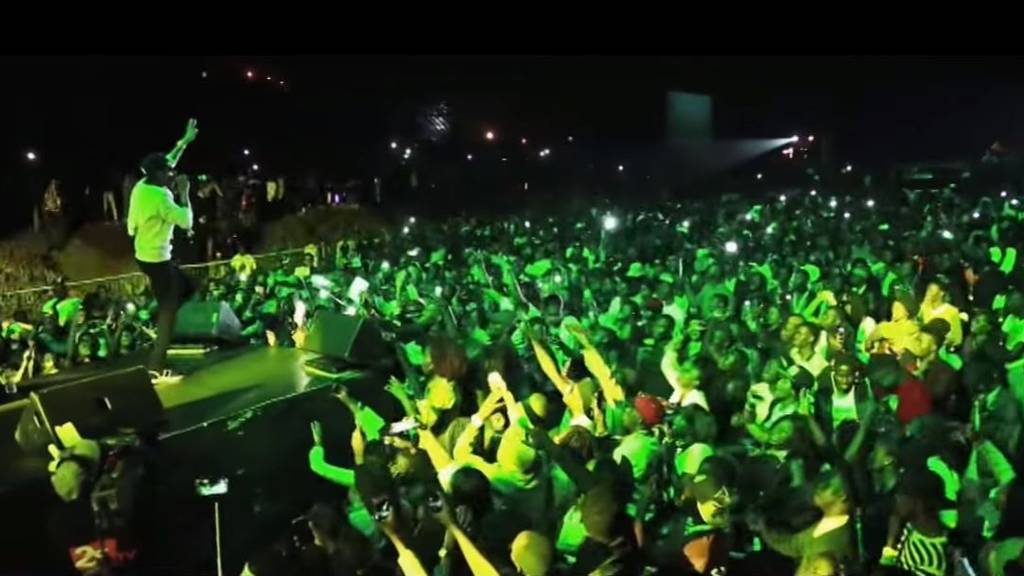 2017-04-04 14_26_25-WizKid - Sweet Love - YouTube