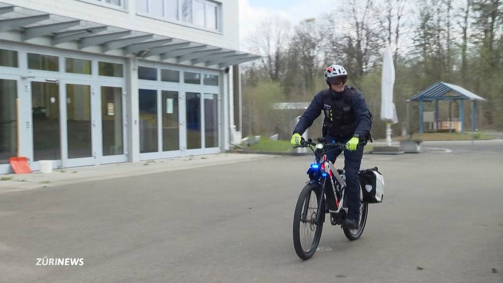 Pilot-Projekt der Polizei: E-Bikes werden mit Blaulicht und Sirene ausgestattet