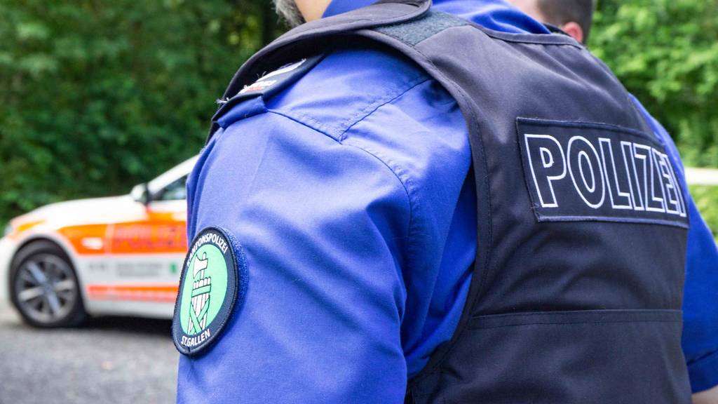 Gruppe verprügelt Mann (34) am Bahnhof – Polizei sucht Zeugen