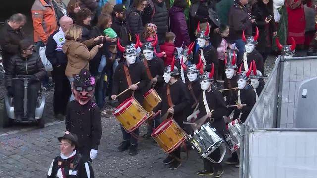 Berner zelebrieren den Fasnachtsumzug