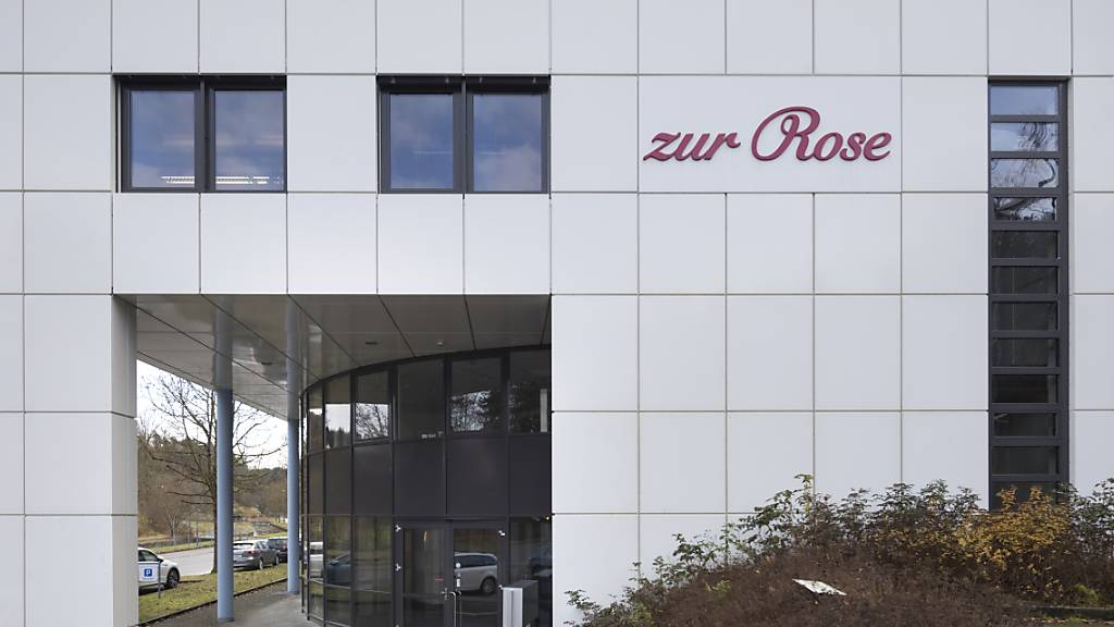 Der Chef der Frauenfelder Versandapotheke Zur Rose muss sich ab dem 1. Dezember wegen des Geschäftsmodells des Unternehmens vor dem Bezirksgericht Frauenfeld verantworten. (Archivbild)