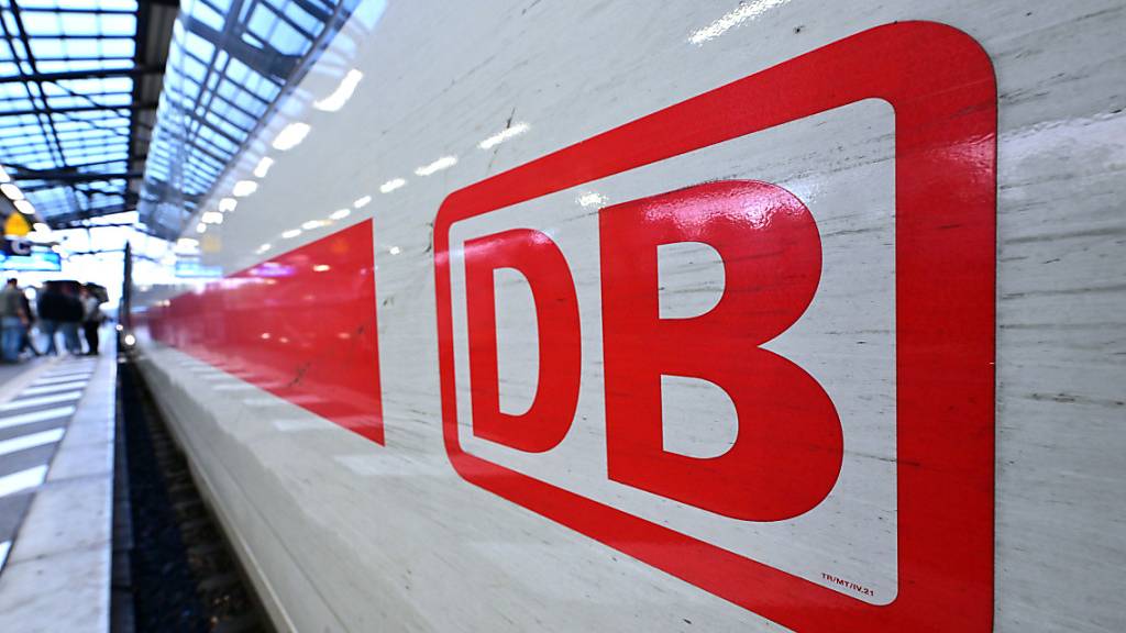 Die Lokführergewerkschaft GDL hat die Beschäftigten der Deutschen Bahn zum nächsten Streik aufgerufen. (Archivbild)