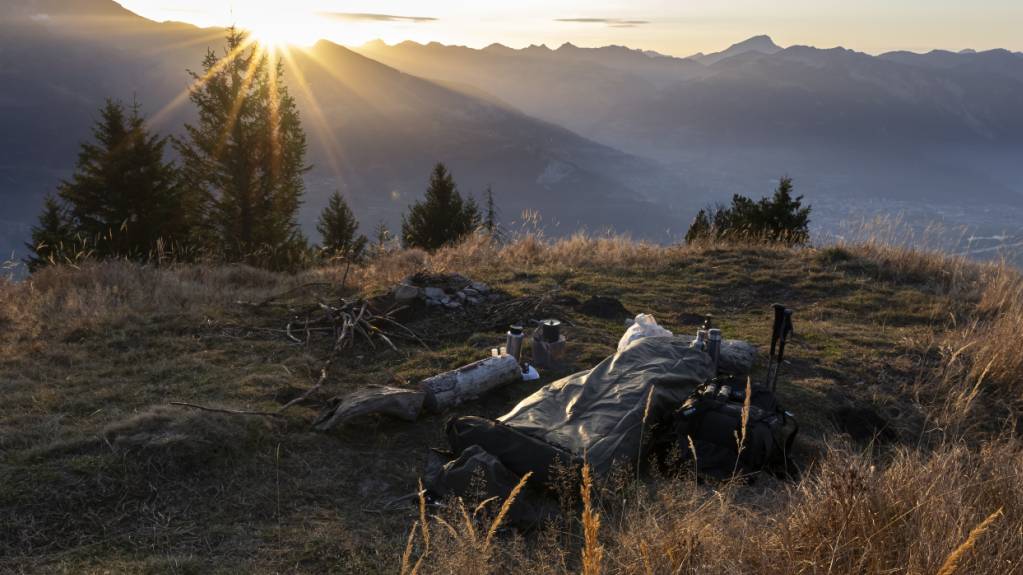 Das Urner Kantonsparlament beschäftigt sich mit dem Verbot von Wildcamping. (Symbolbild)