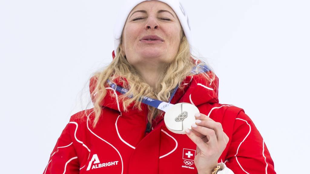 Fanny Smith ist von den Gefühlen überwältigt