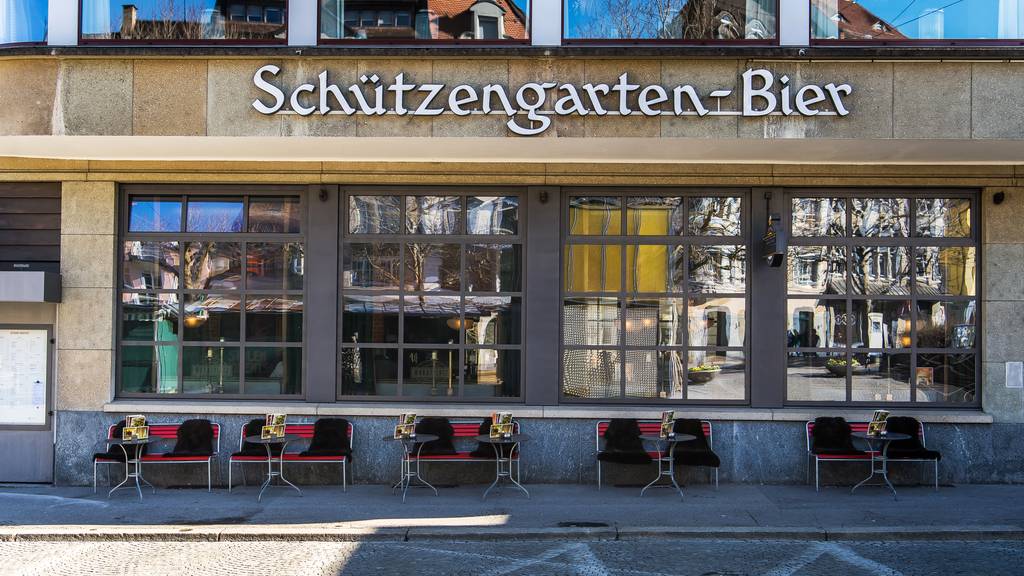 In der ganzen Schweiz bleiben zahlreiche Geschäfte und Gastrobetriebe geschlossen.