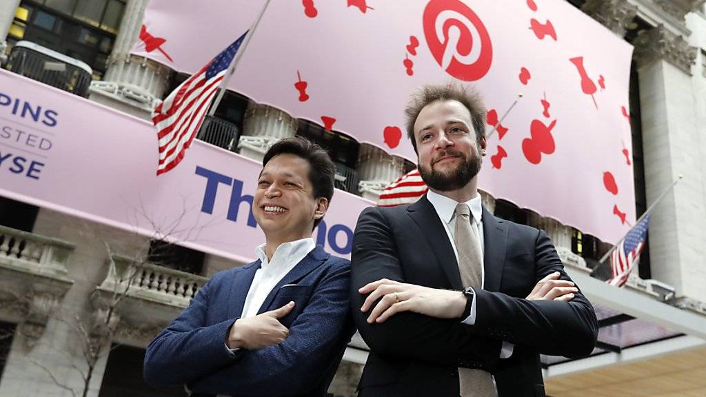 Pinterest-Gründer Ben Silbermann (Links) und Evan Sharp vor dem Börsengang im April in New York. (Archivbild)