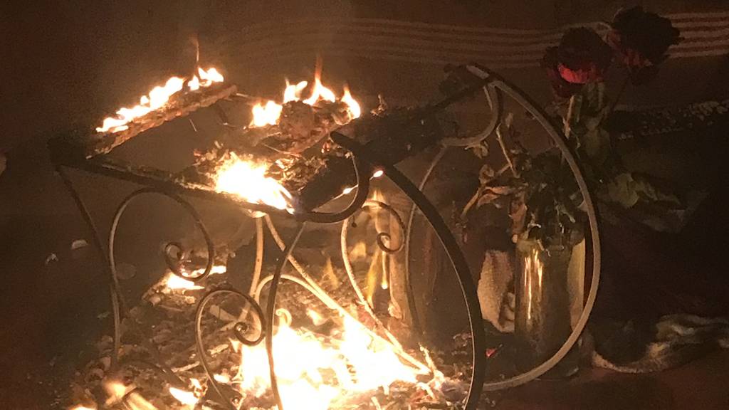 Adventskranz vergessen – Feuer bricht in Wohnung aus