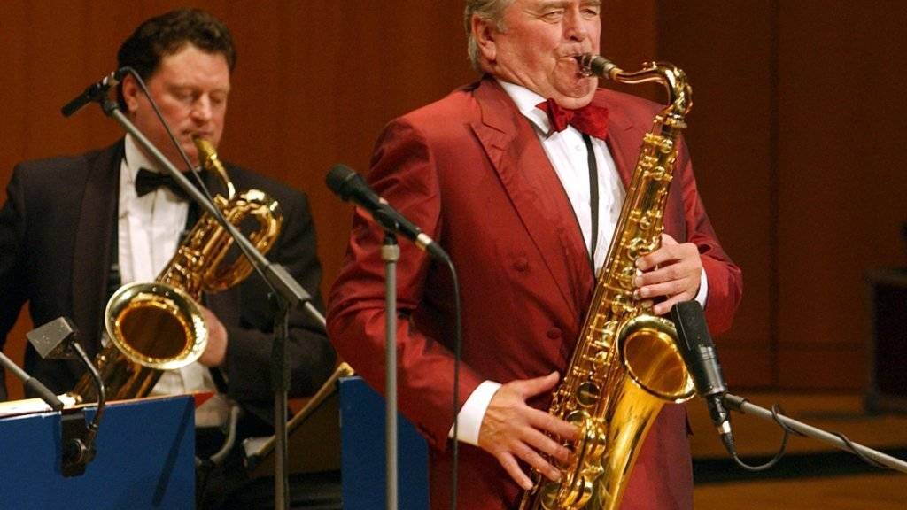 Der deutsche Saxofonist Max Greger (rechts) bei einem Auftritt im Jahr 2008. (Archiv)