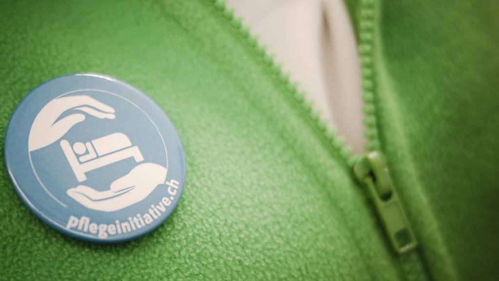 Der Zuger Kantonsrat debattierte über die Umsetzung der ersten Etappe der Pflegeinitiative. (Archivbild)