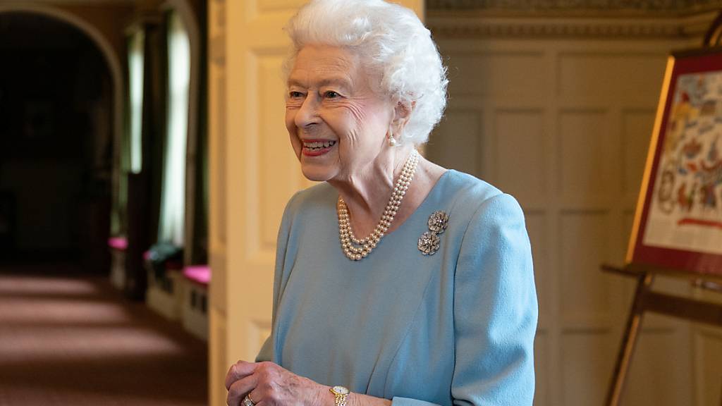 Queen empfängt vor Jahrestag Gäste auf Landsitz