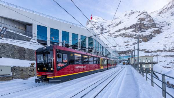 Eigergletscher-Bahnhof-Jungfraubahn-Winter