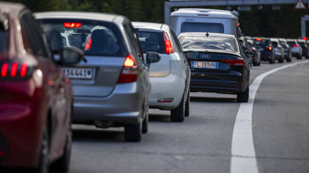 Stau am Gotthard-Südportal wird zehn Kilometer lang