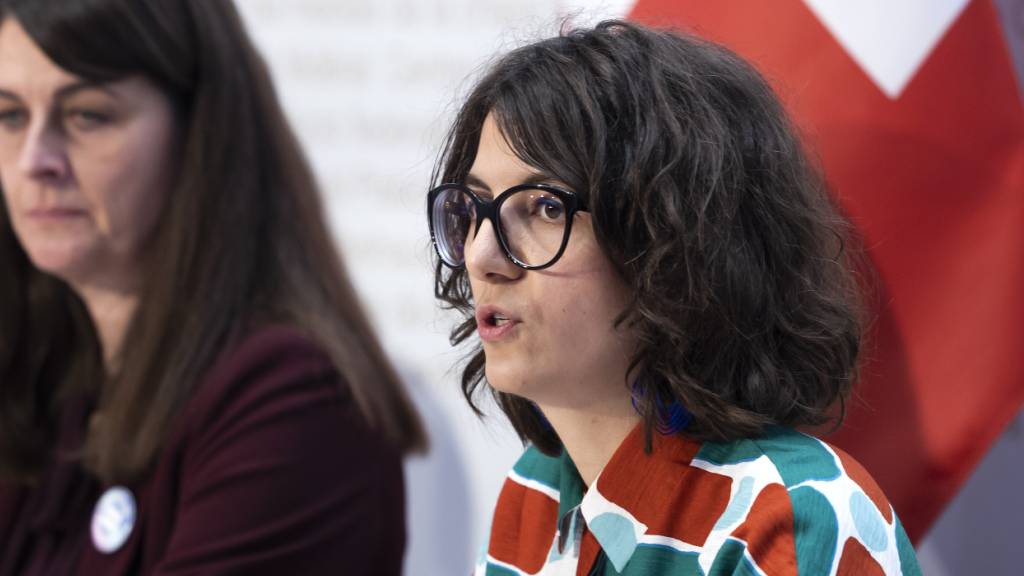 Anna-Béatrice Schmaltz (Grüne) erhielt bei dem Stadtzürcher Parlamentswahlen am meisten Stimmen von Wählenden anderer Parteien (im Bild rechts neben der Basler Regierungsrätin Stephanie Eymann (LDP).  (Archivbild)