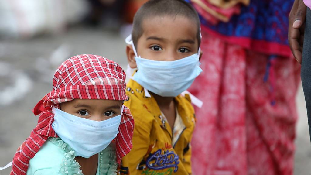Angst vor Coronavirus-Ansteckung haben diese Kinder in Indien.