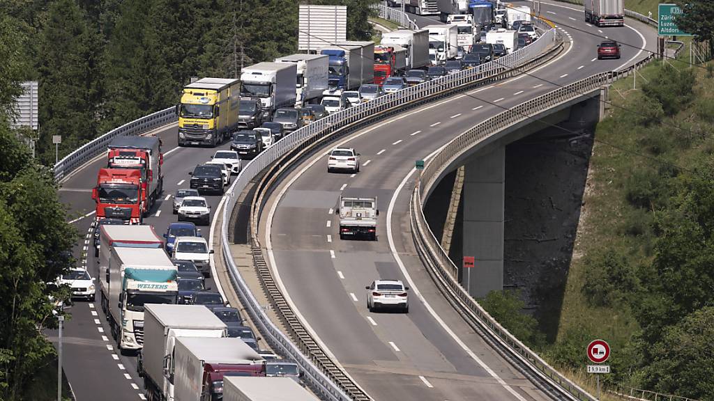 Verlagerungsziel trotz weniger alpenquerender Transporte unerreicht