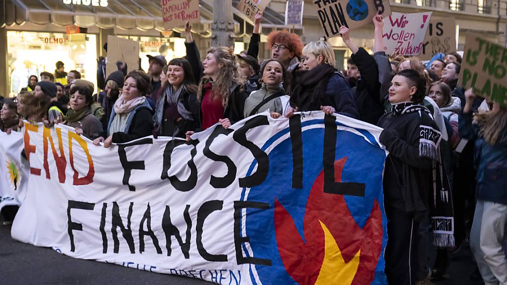 Demonstrierende während eines Klimastreiks in Bern im vergangenen März. (Archivbild)