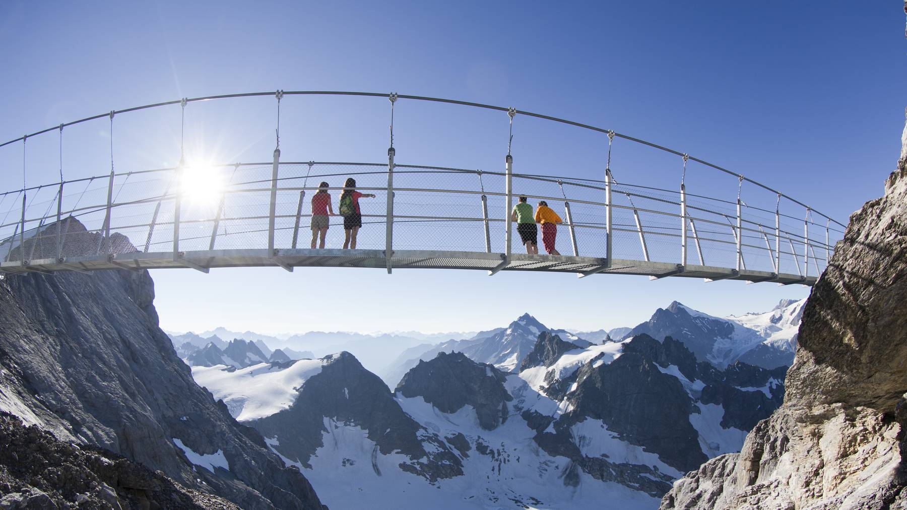 Cliff Walk Hängebrücke auf dem Titlis 3041 Meter über Meer.