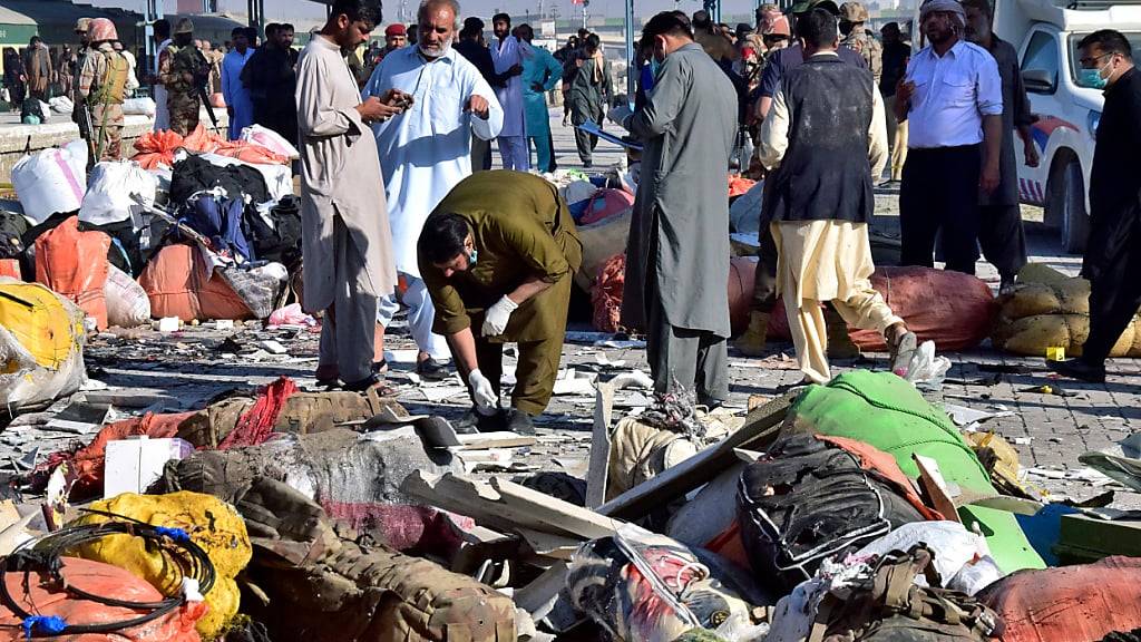 Mindestens 20 Tote nach Explosion in Bahnhof in Pakistan