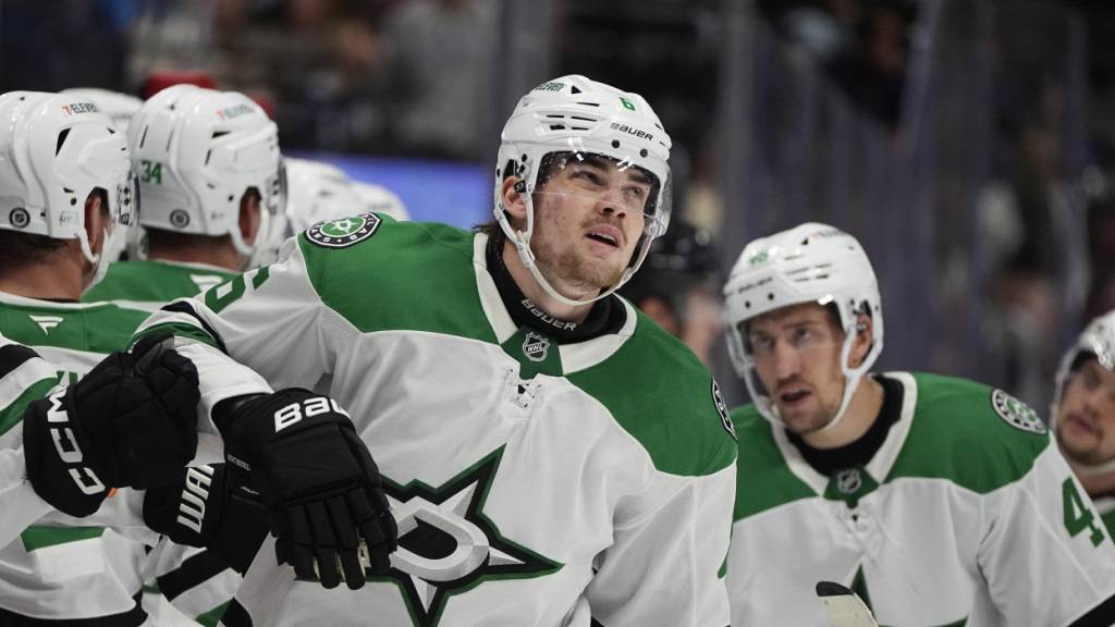 Lian Bichsel lässt sich als Doppel-Torschütze feiern