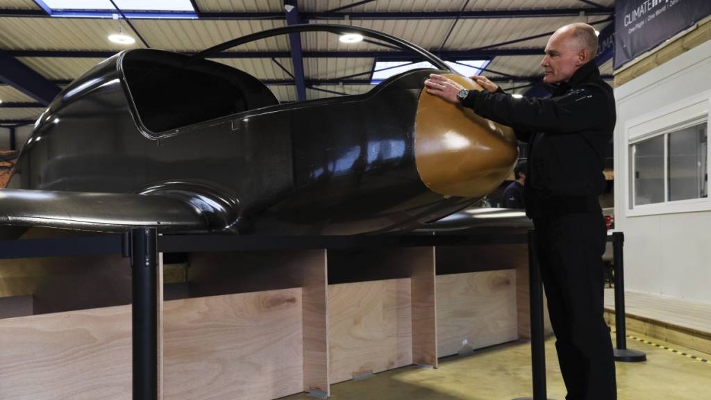Der Schweizer Pionier Bertrand Piccard will mit einem Wasserstoff-Flugzeug ohne Zwischenstopp um die Welt fliegen. (Archivbild)